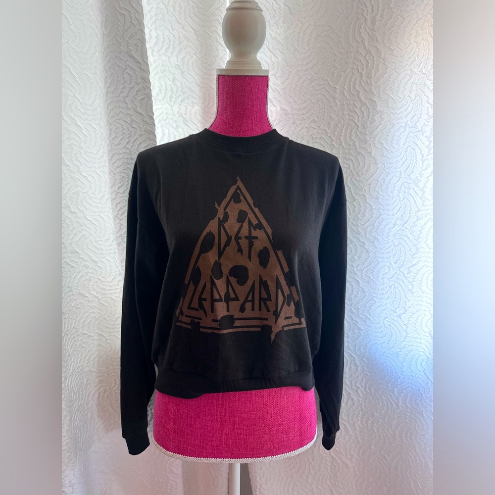 Women Def Leppard Black Sweater Size Medium
